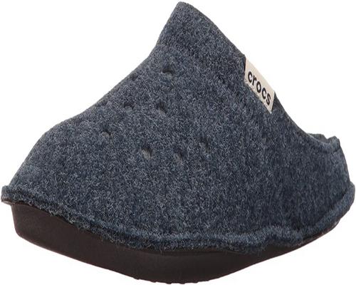 une Paire De Mules Crocs Classic Slipper