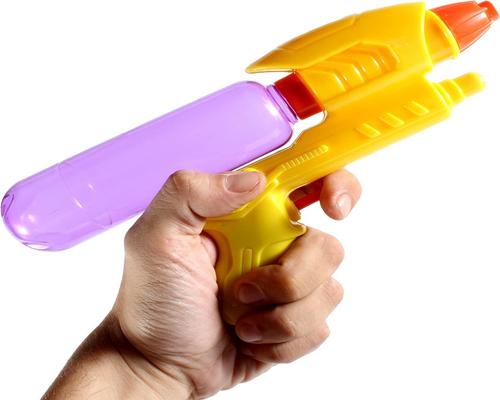 un Pistolet À Eau Blue Sky Jaune