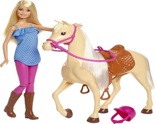 une Poupée Barbie Et Son Cheval