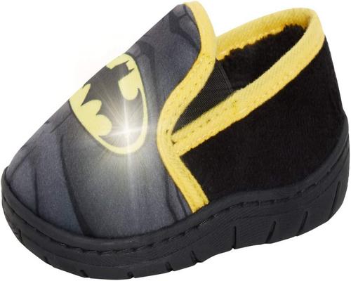 une Paire De Pantoufles Lumineuses Batman Pour Garçon En Polaire Chaude