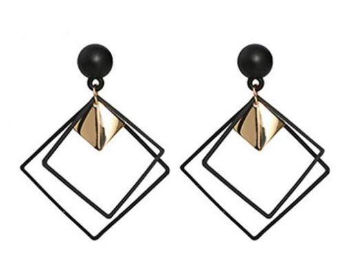 Des Boucles d'Oreilles Design Géometrie
