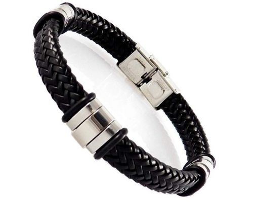 Un Bracelet tressé en cuir noir et acier inoxydable
