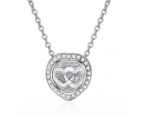 Un Collier Pendentif Coeur 