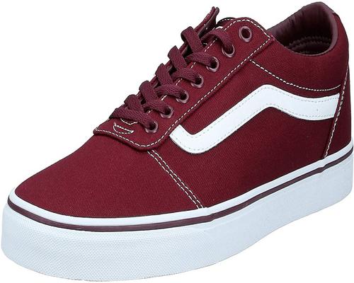 Ein Paar Vans Ward Sneakers