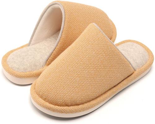 A Pair Of Winzyu Slippers Woman S Classic Warm Plush Slippers Comfortable Lightweight Home