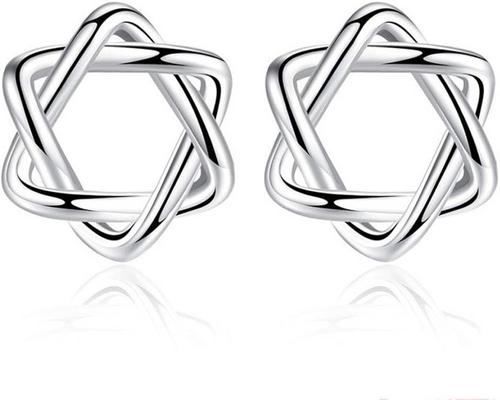 Ένα ζευγάρι σκουλαρίκια από ασήμι 925 Αστέρι του David