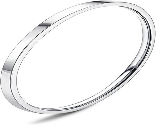 Um conjunto de anéis empilháveis de aço inoxidável