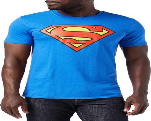 un accesorio de hombre de Superman con el logotipo de DC
