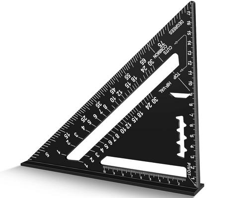 un accessorio quadrato da falegname, misurazione della lunghezza ad alta precisione