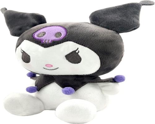 une Poupée En Peluche Kuromi