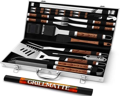 un Kit D'Accessoires Pour Barbecue