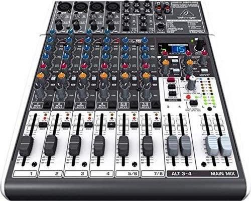 Una consola USB Behringer Xenyx X1204