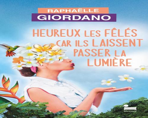 un Livre "Heureux Les Fêlés Car Ils Laissent Passer La Lumière"