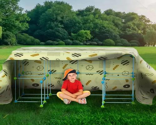 a 140-piece children's fort building kit